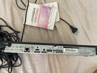 LG Blu-ray 3D Karaoke BKS-4000 + 2 Micrófonos