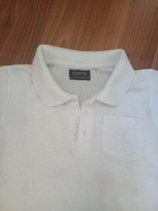 Conjunto polo blanco y shorts rojos niño