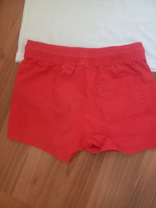 Conjunto polo blanco y shorts rojos niño