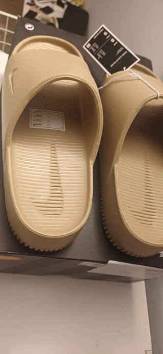 Chanclas Nike Beige