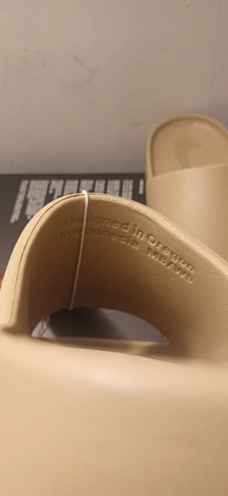 Chanclas Nike Beige