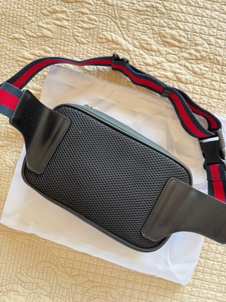Riñonera Gucci GG Negra Gris - Nueva sin usar