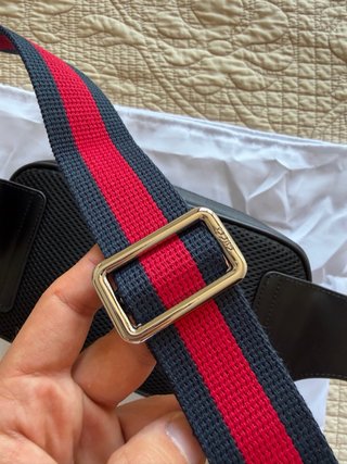 Riñonera Gucci GG Negra Gris - Nueva sin usar