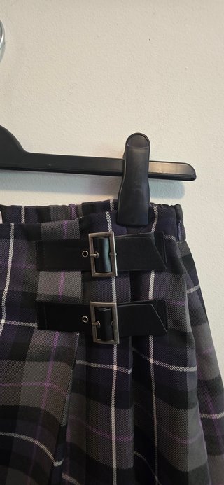 Falda de Cuadros Gris y Morado con Hebillas - 44