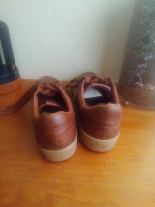Zapatillas Fred Perry de piel marrones