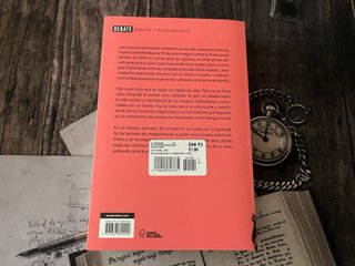 Esto no existe - Juan Soto Ivars