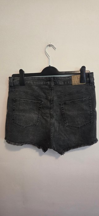 Shorts Vaqueros Gris Desgastado H&M Talla 44