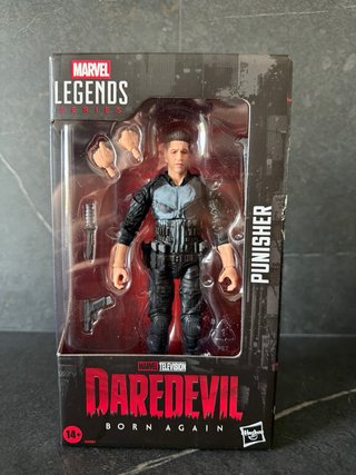 Figura Punisher Marvel Legends Born Again