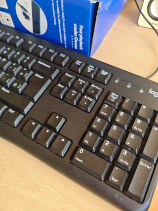 Teclado Logitech K120 Negro