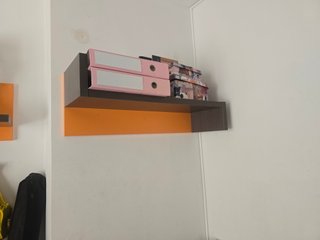 Cama mesa naranja y gris