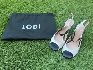 Zapatos Lodi Beige y Negro Talla 36