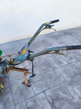 Motocultor / Máquina de cavar