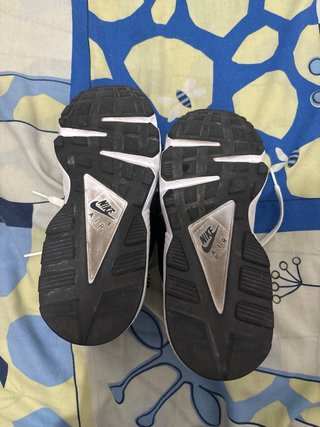 Zapatillas Nike Negras y Blancas