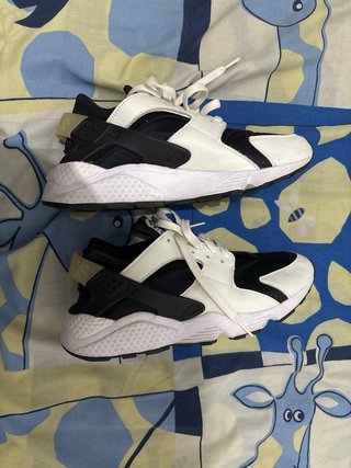 Zapatillas Nike Negras y Blancas