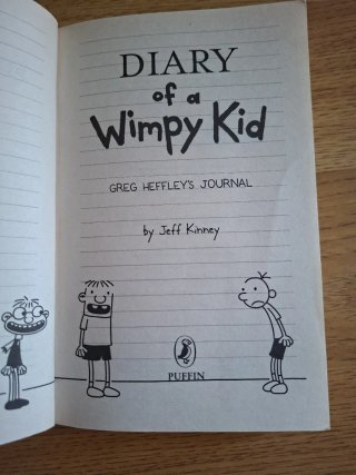 Libro "Diary of a Wimpy Kid" en inglés