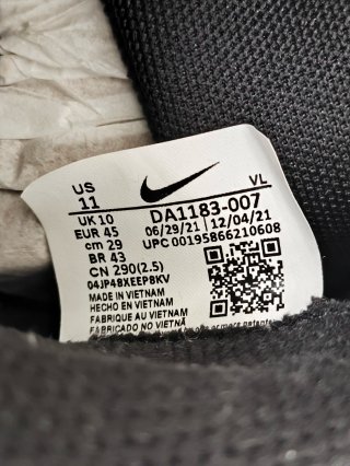 Zapatillas Nike Tiempo Negras y Doradas