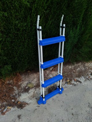 Escalera Piscina Gre Azul y Blanca