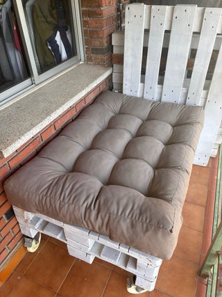 Sofá Palet Beige y Blanco con Ruedas