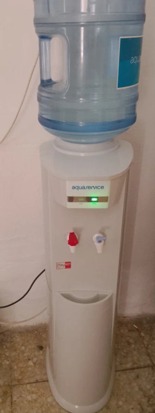 Dispensador de agua fría y caliente
