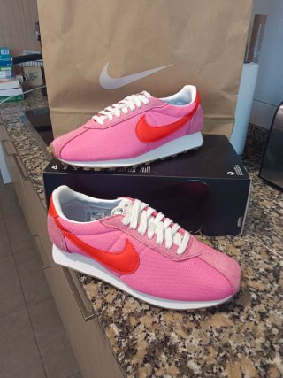 Zapatillas Nike Rosas y Rojas