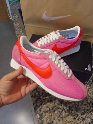 Zapatillas Nike Rosas y Rojas