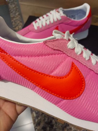 Zapatillas Nike Rosas y Rojas