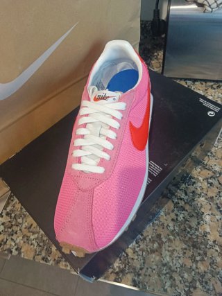 Zapatillas Nike Rosas y Rojas