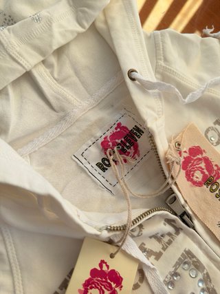 Sudadera con capucha beige