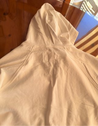 Sudadera con capucha beige