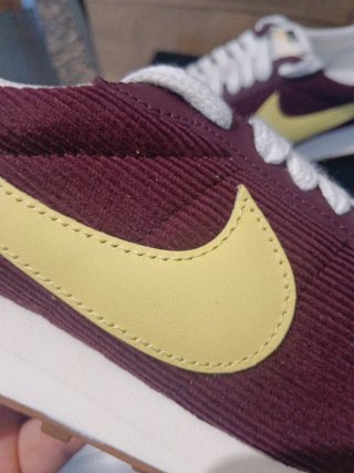 Zapatillas Nike Morado y Amarillo