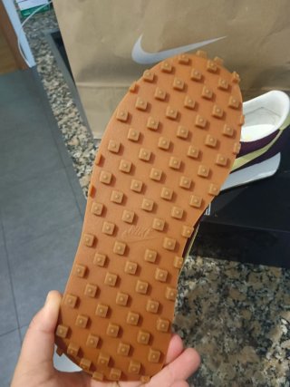 Zapatillas Nike Morado y Amarillo