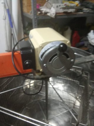 Extractor de miel con motor