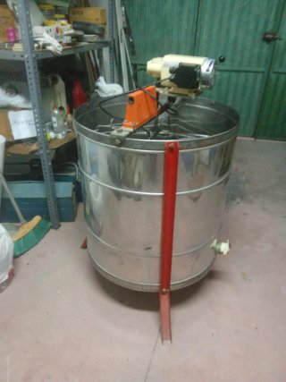 Extractor de miel con motor