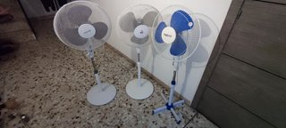 Lote 3 Ventiladores de Pie