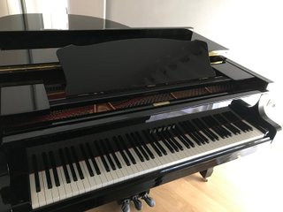 Piano de Cola Yamaha C2 (2012) Sin Uso