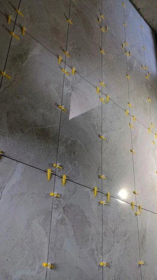 Servicios profesionales de alicatado