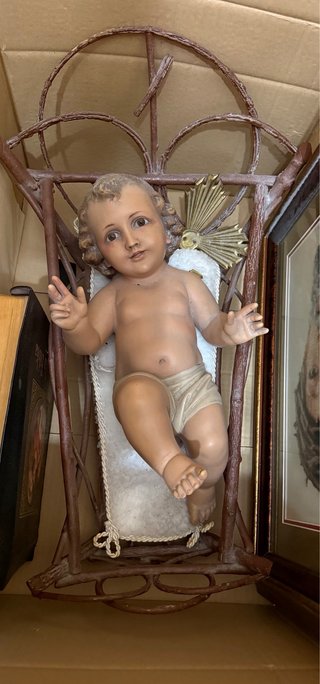 Figura de niño Jesús en cuna