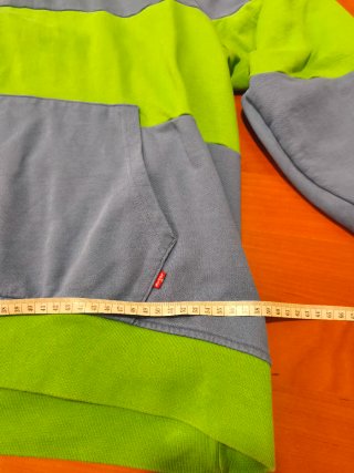 Sudadera Levi's 1/4 cremallera gris y verde