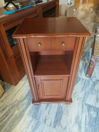 Mesita auxiliar madera con cajones y puerta y rued