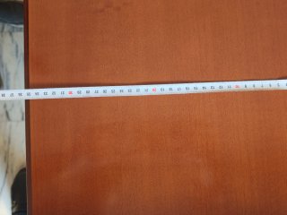 Mesita auxiliar madera con cajones y puerta y rued