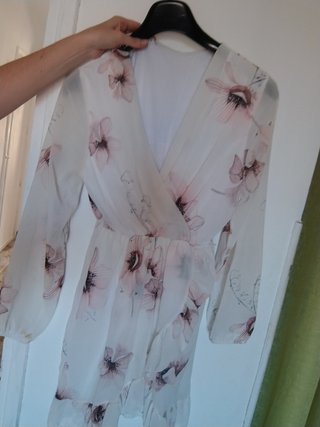 Vestido floral blanco y rosa