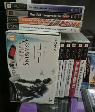NeoGeo CD + PSP Assassin's Creed + Wii U