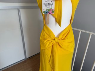 Vestido largo amarillo con lazo espalda