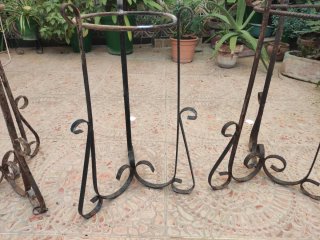 Lote de 3 soportes portamacetas altos de hierro /