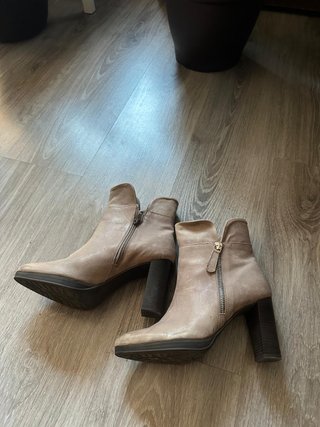 Botines Beige Tacón Grueso Cremallera