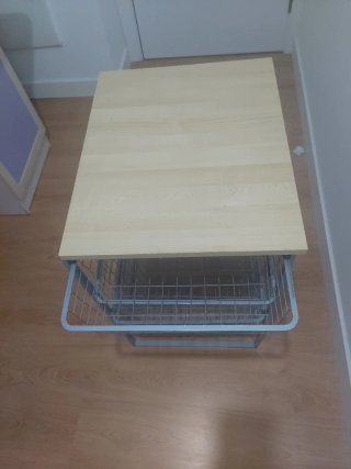Cajonera metallica con superficie in legno