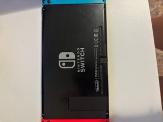 Nintendo Switch, 2 mandos y fundas