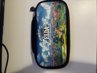 Nintendo Switch, 2 mandos y fundas