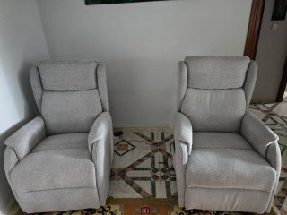 Sillón reclinable eléctrico gris