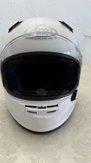 Casco Arai Quantic con intercom Sena